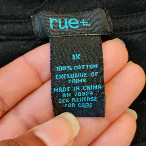 Rue 21 Women's Multi-color Crop Top Sweatshirt Plus Size 1X - Picture 3 of 7